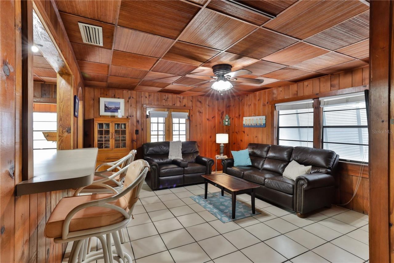 314 Due East Street, New Smyrna Beach, FL 32169 Photo