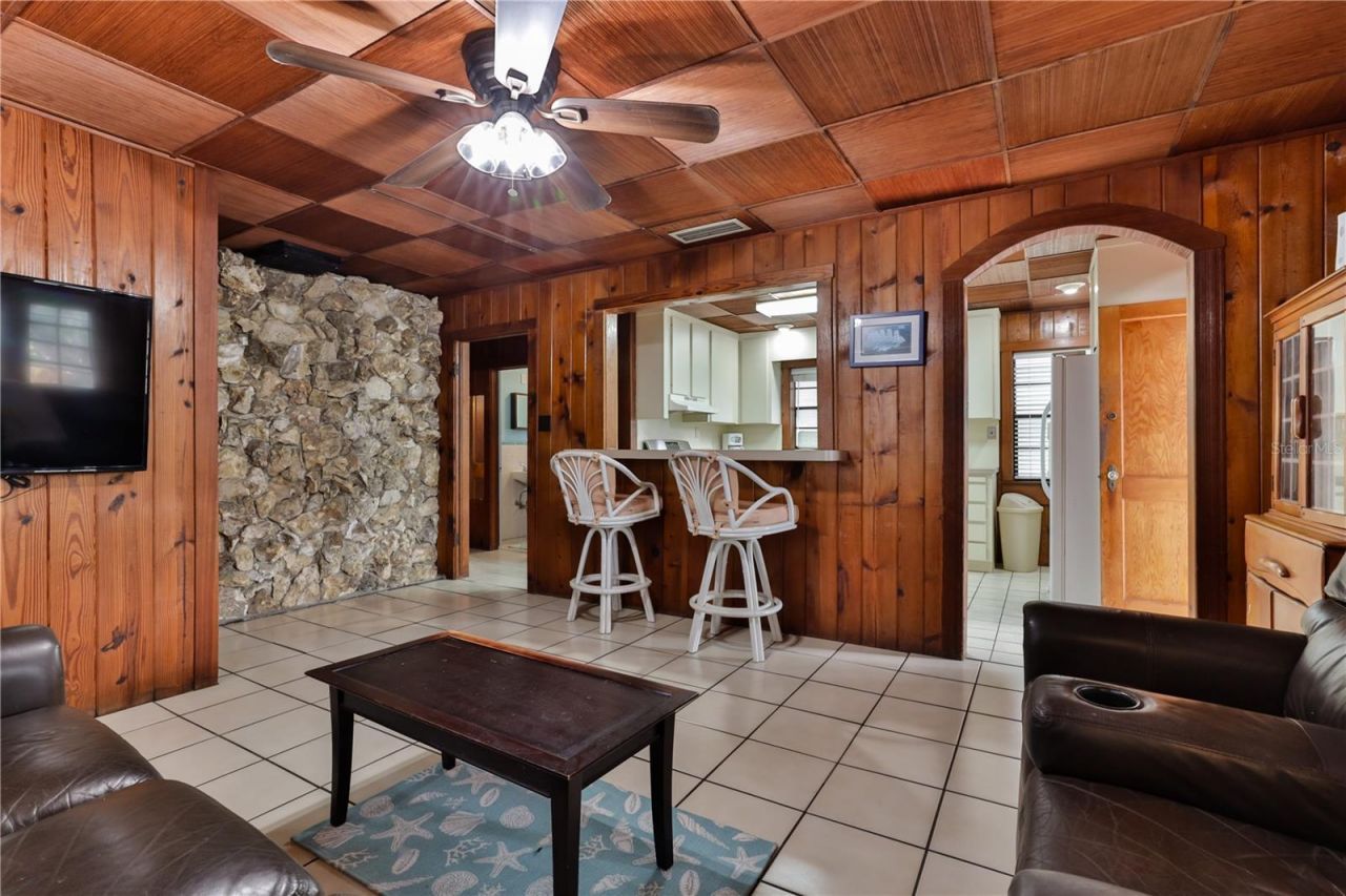 314 Due East Street, New Smyrna Beach, FL 32169 Photo