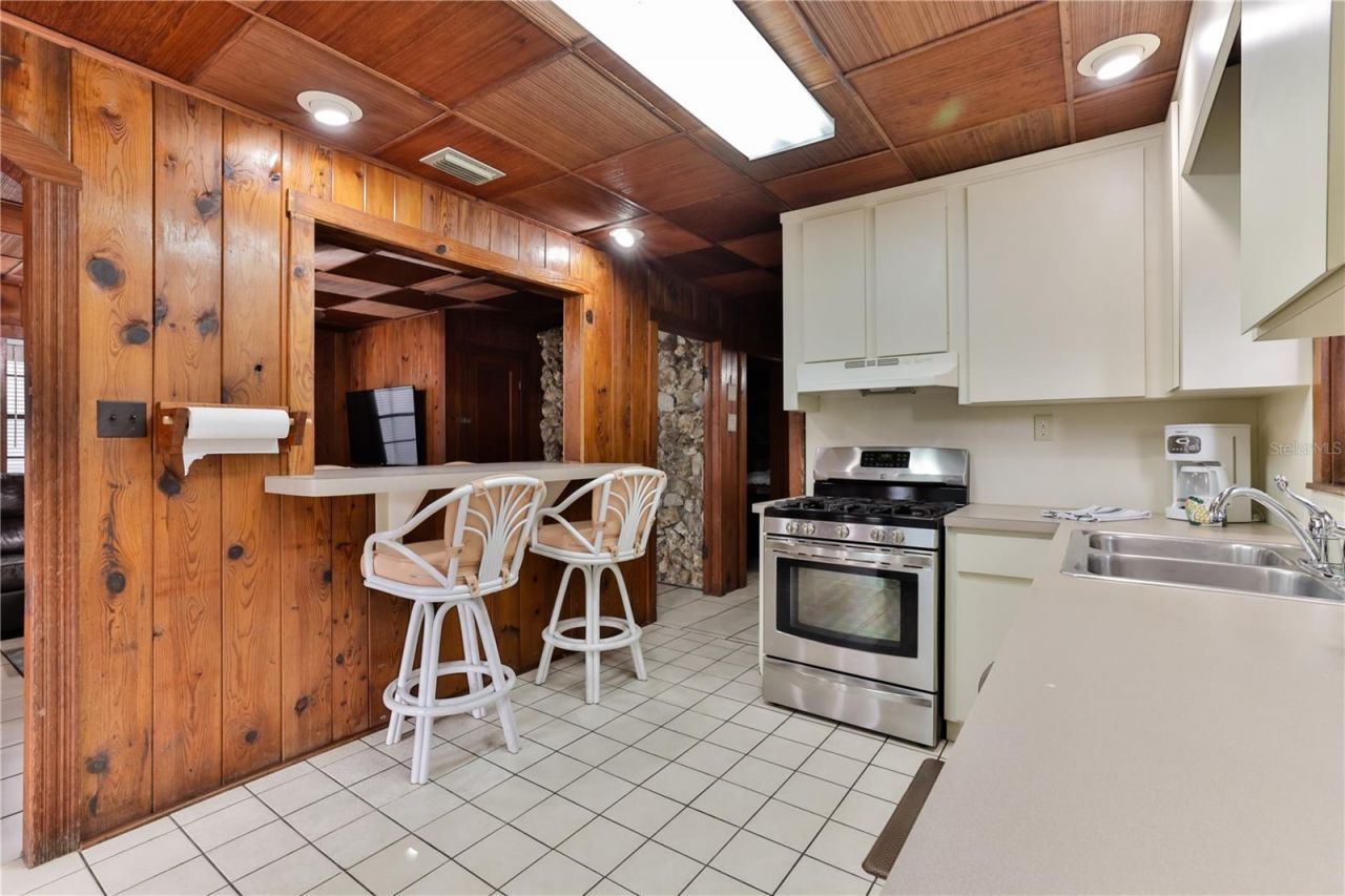 314 Due East Street, New Smyrna Beach, FL 32169 Photo