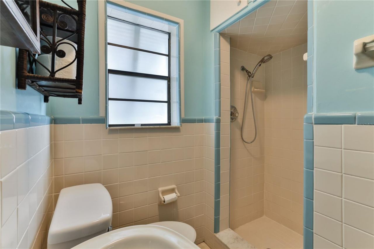 314 Due East Street, New Smyrna Beach, FL 32169 Photo