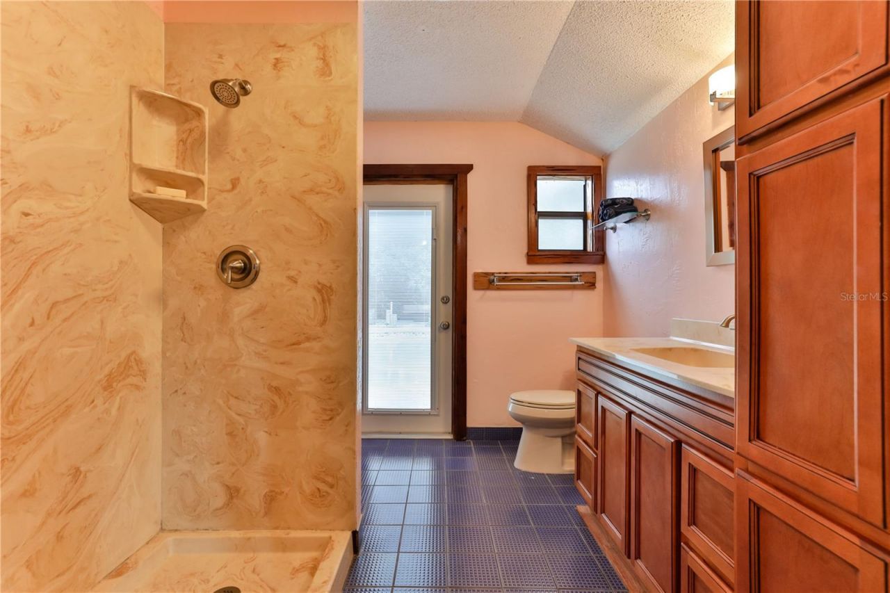 314 Due East Street, New Smyrna Beach, FL 32169 Photo