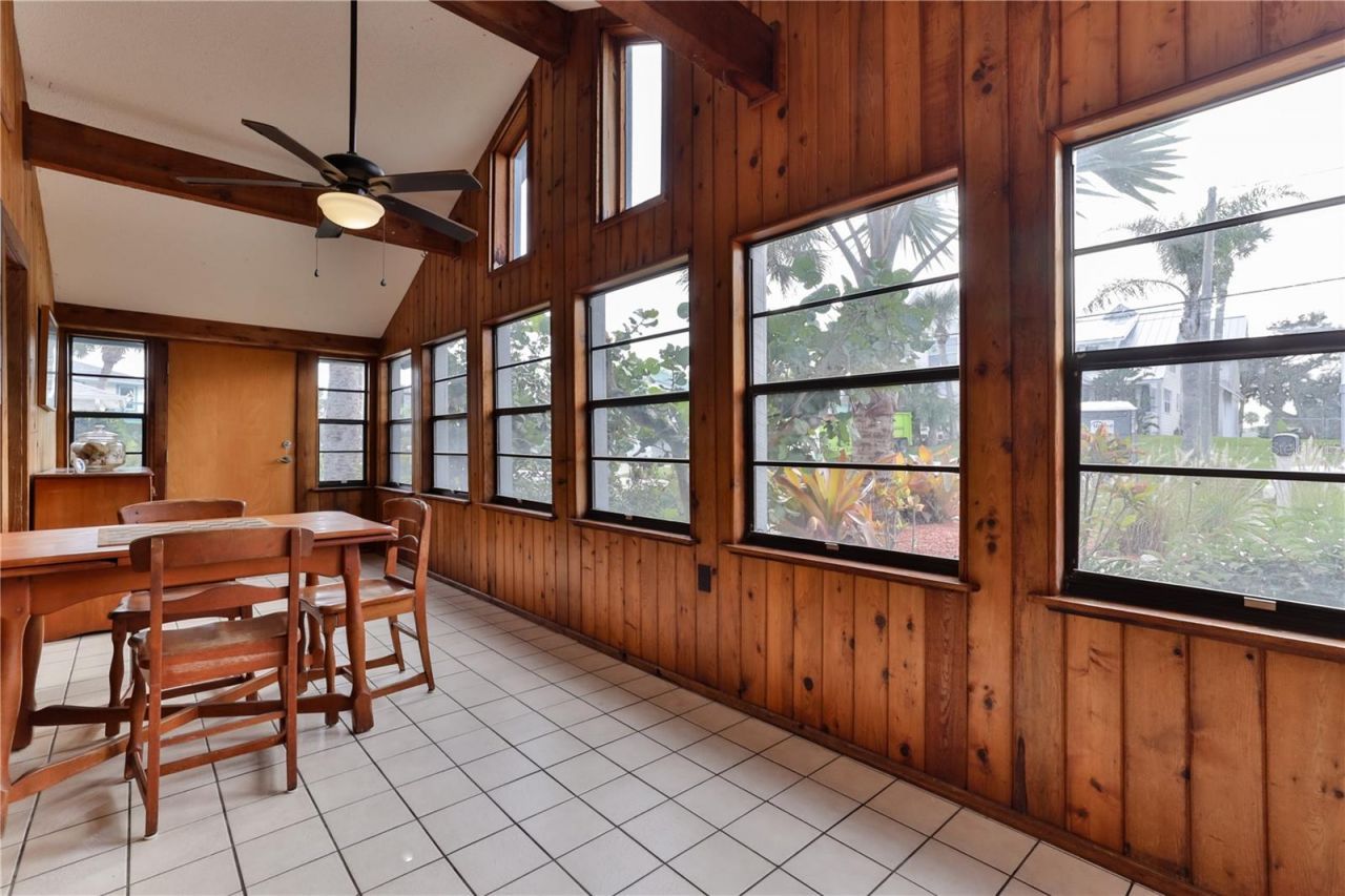 314 Due East Street, New Smyrna Beach, FL 32169 Photo