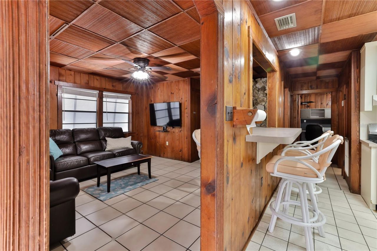 314 Due East Street, New Smyrna Beach, FL 32169 Photo