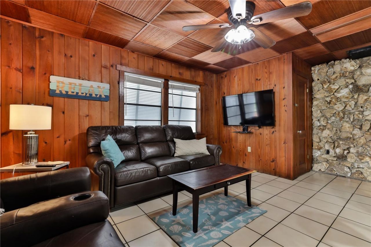 314 Due East Street, New Smyrna Beach, FL 32169 Photo