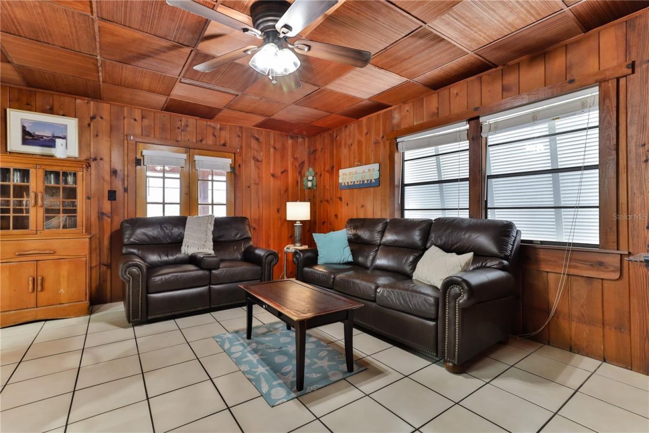 314 Due East Street, New Smyrna Beach, FL 32169 Photo