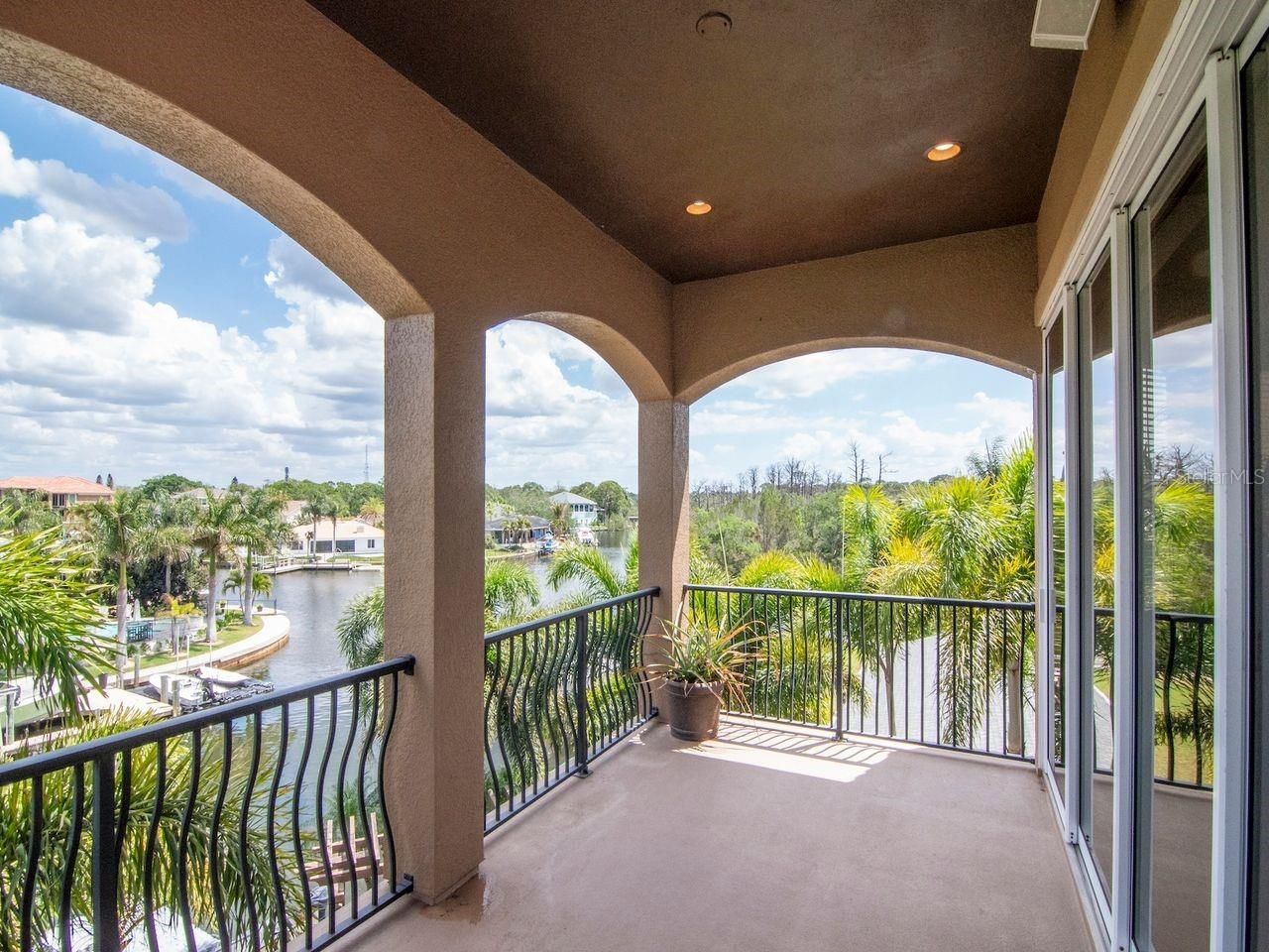 507 Driftwood Drive E, Palm Harbor, FL 34683 Photo