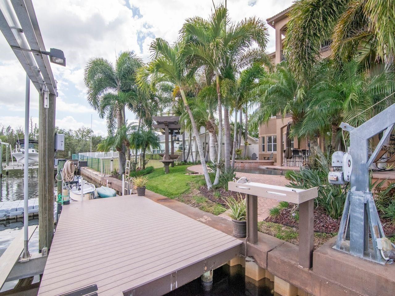 507 Driftwood Drive E, Palm Harbor, FL 34683 Photo