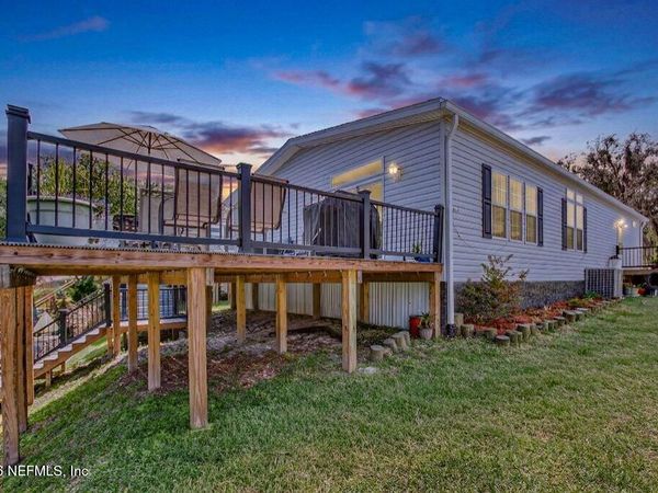 293 MAXWELL Drive, Welaka, FL 32193