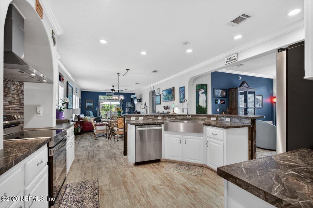 293 Maxwell Drive, Welaka, FL 32193 Photo