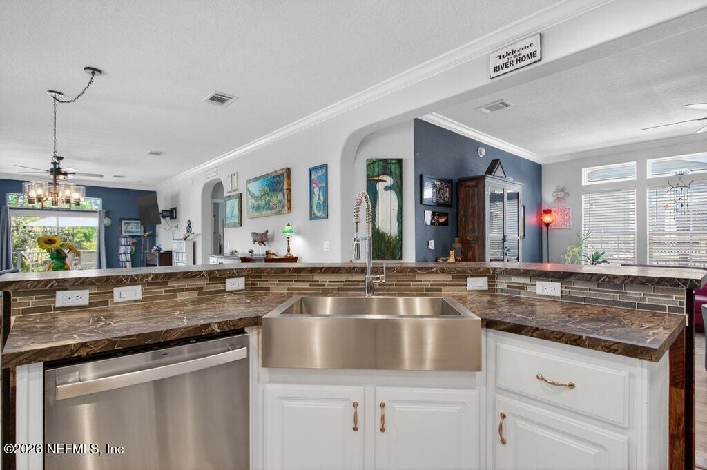 293 Maxwell Drive, Welaka, FL 32193 Photo