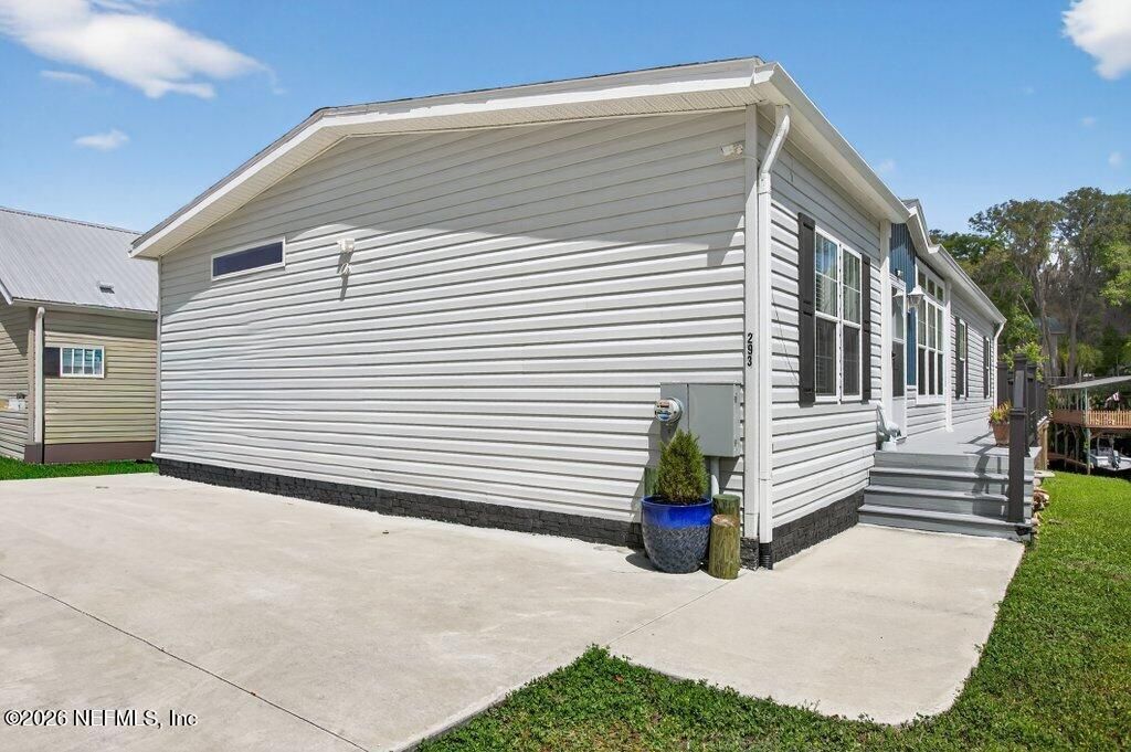 293 Maxwell Drive, Welaka, FL 32193 Photo