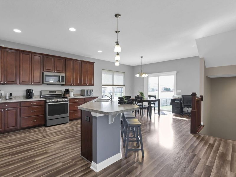 619 Black Hawk Drive, Marysville, OH 43040 Photo 7