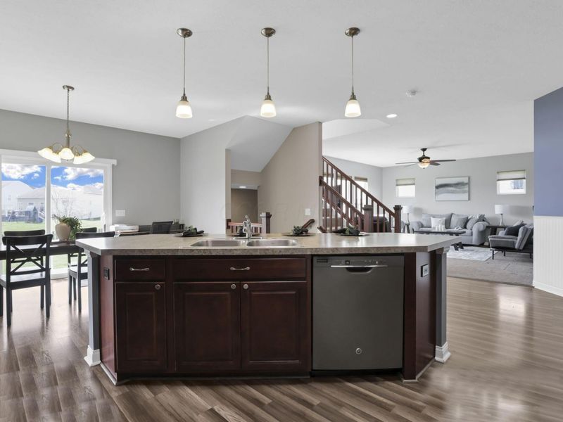 619 Black Hawk Drive, Marysville, OH 43040 Photo 9