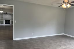 423 Mary Scott Drive photo 4