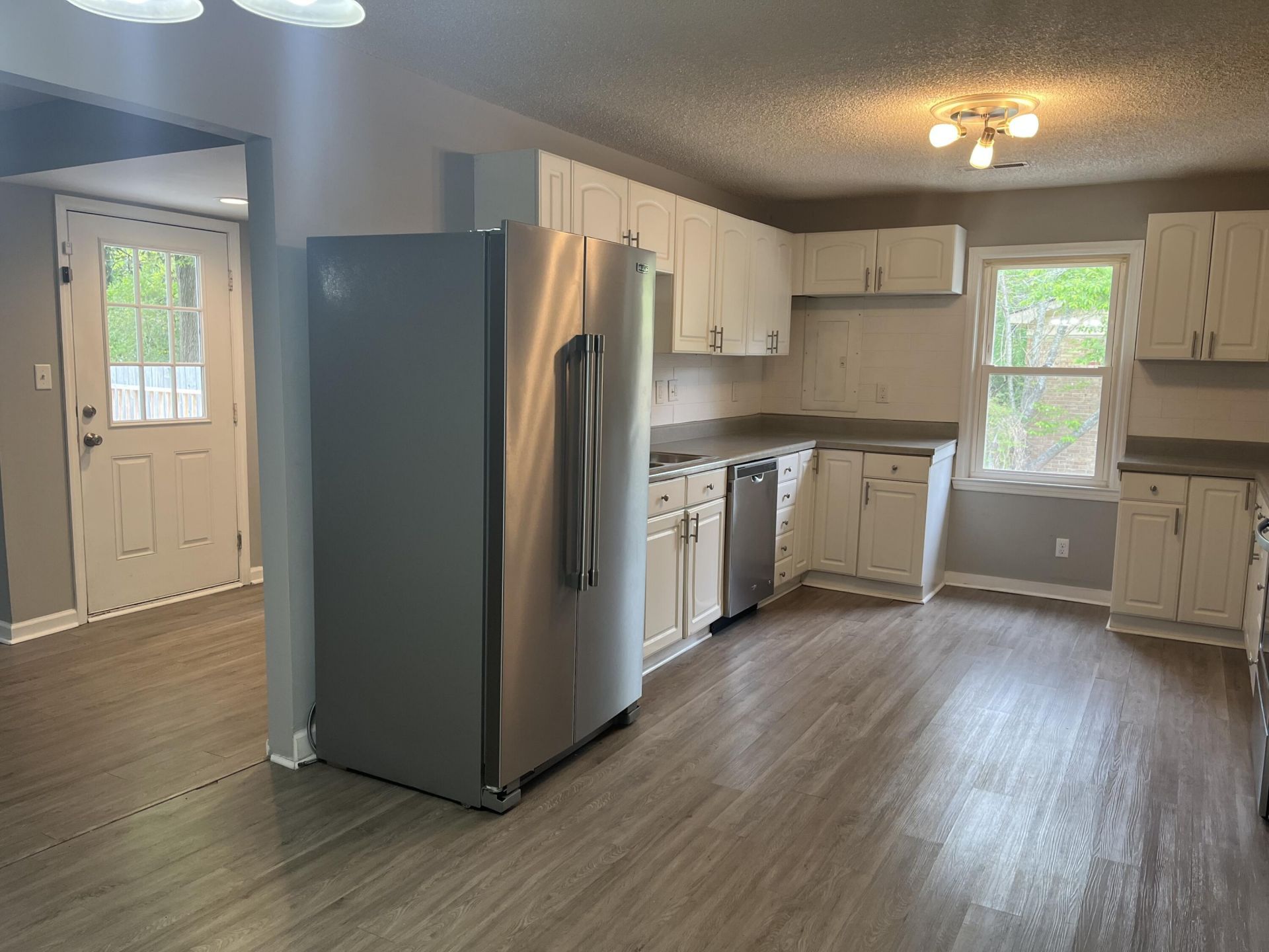 423 Mary Scott Drive Photo 5