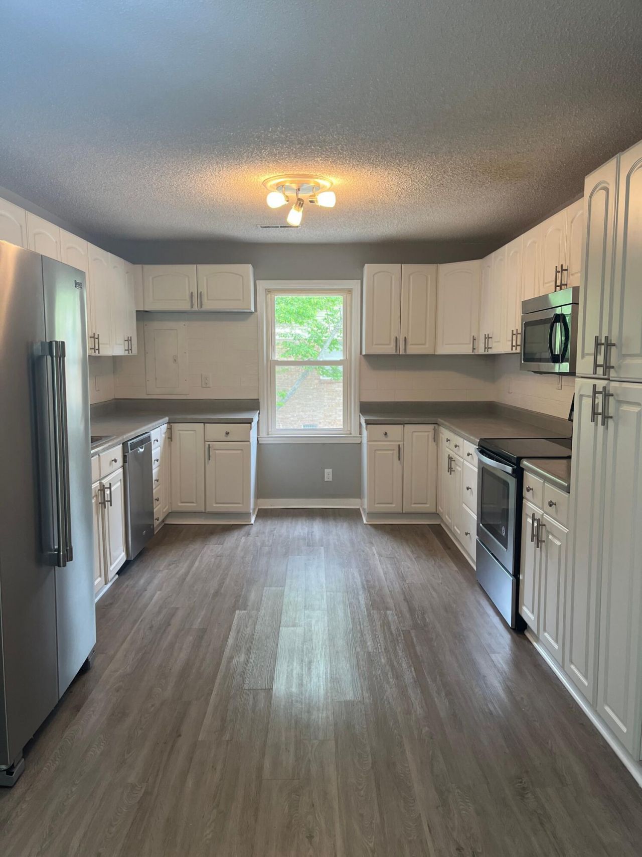 423 Mary Scott Drive Photo 6