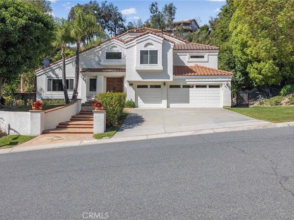 25171 Stageline Drive, Laguna Hills, CA 92653
