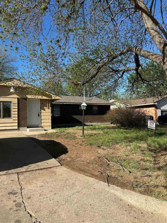 118 NE Angus, Lawton, OK 73507 Main Photo