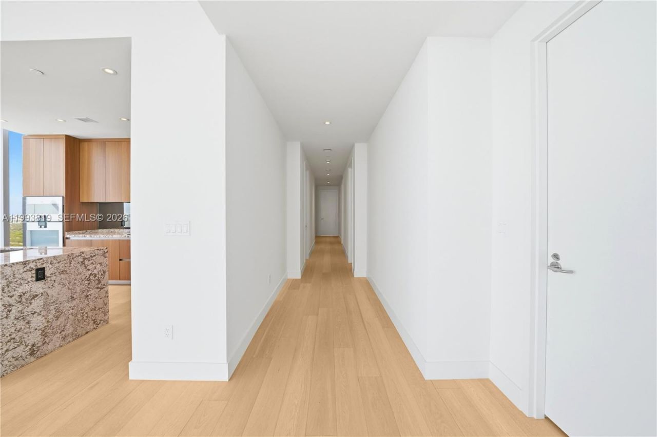 175 SE 25th Road, Unit 3102, Miami, FL 33129 Photo