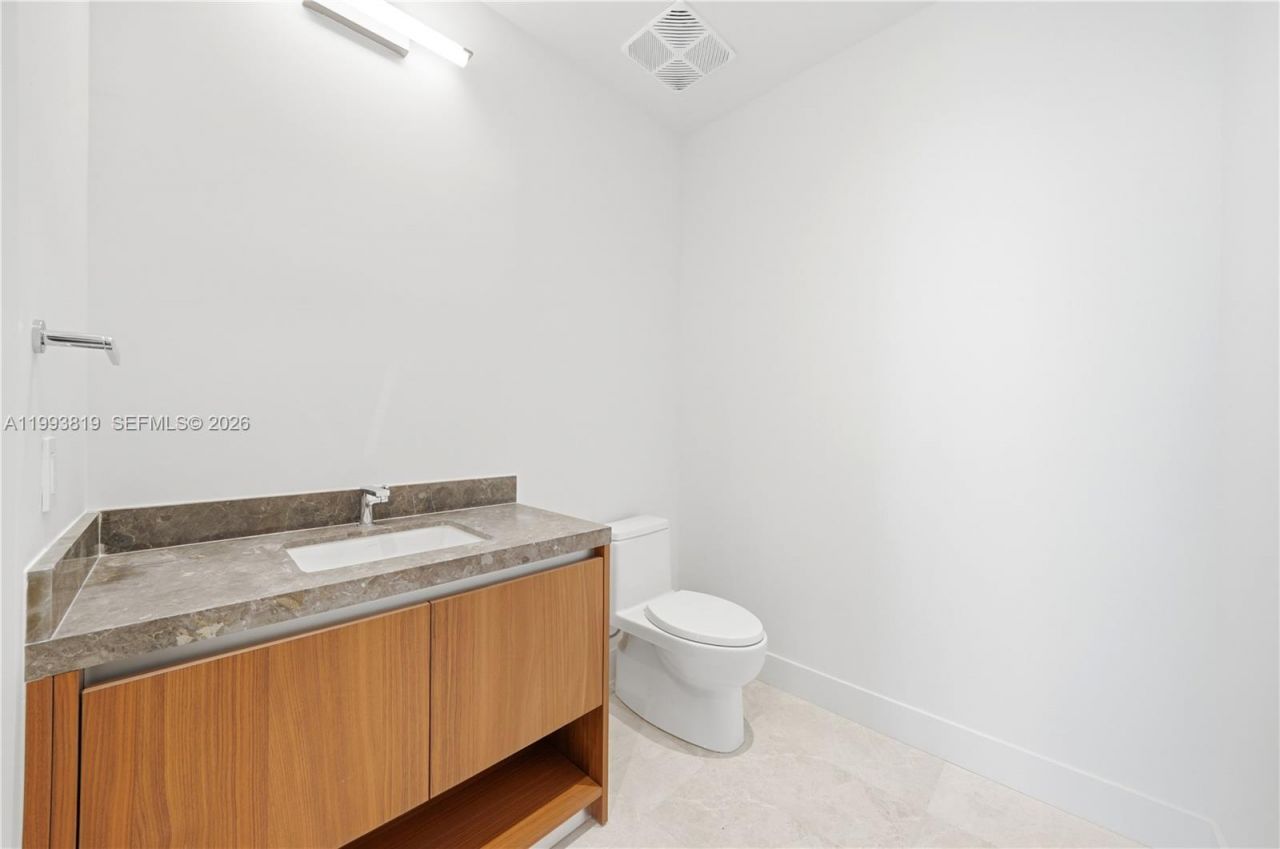 175 SE 25th Road , Unit 3102, Miami, FL 33129 Photo