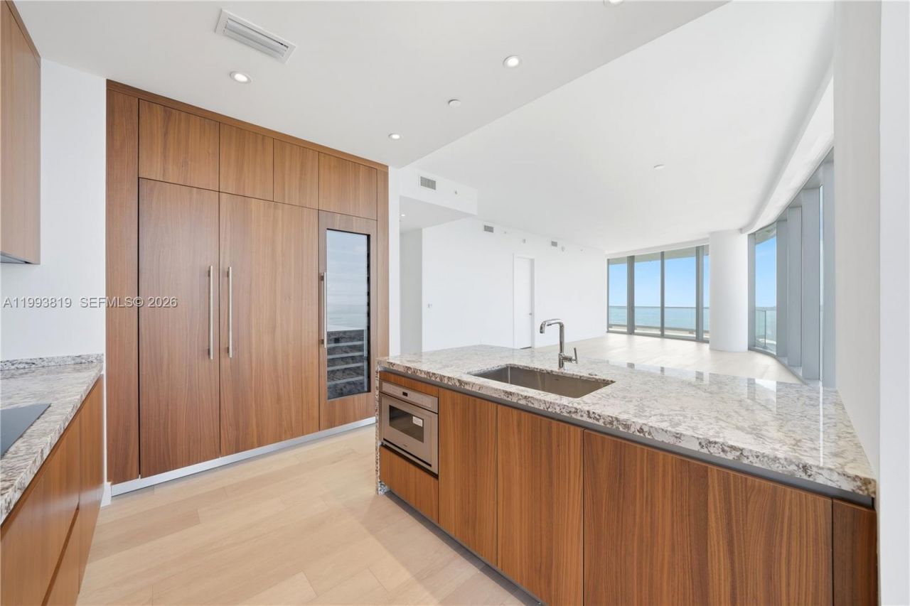 175 SE 25th Road , Unit 3102, Miami, FL 33129 Photo