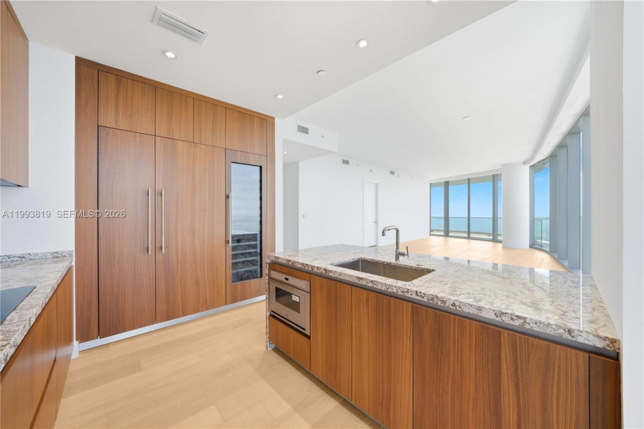 175 SE 25th Road, Unit 3102, Miami, FL 33129 Photo