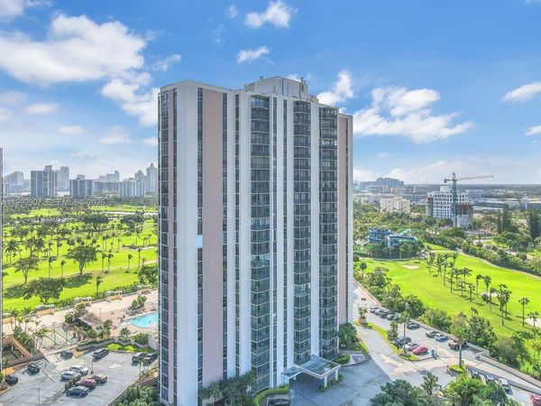 20301 W Country Club Dr, Unit 2622, Aventura, FL 33180