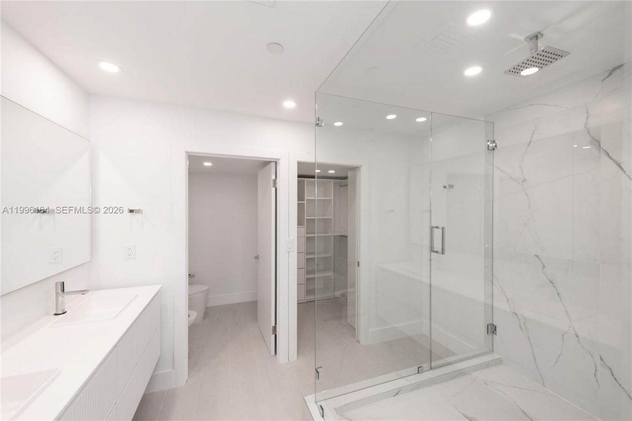 151 Crandon Blvd, Unit 241, Key Biscayne, FL 33149 Photo