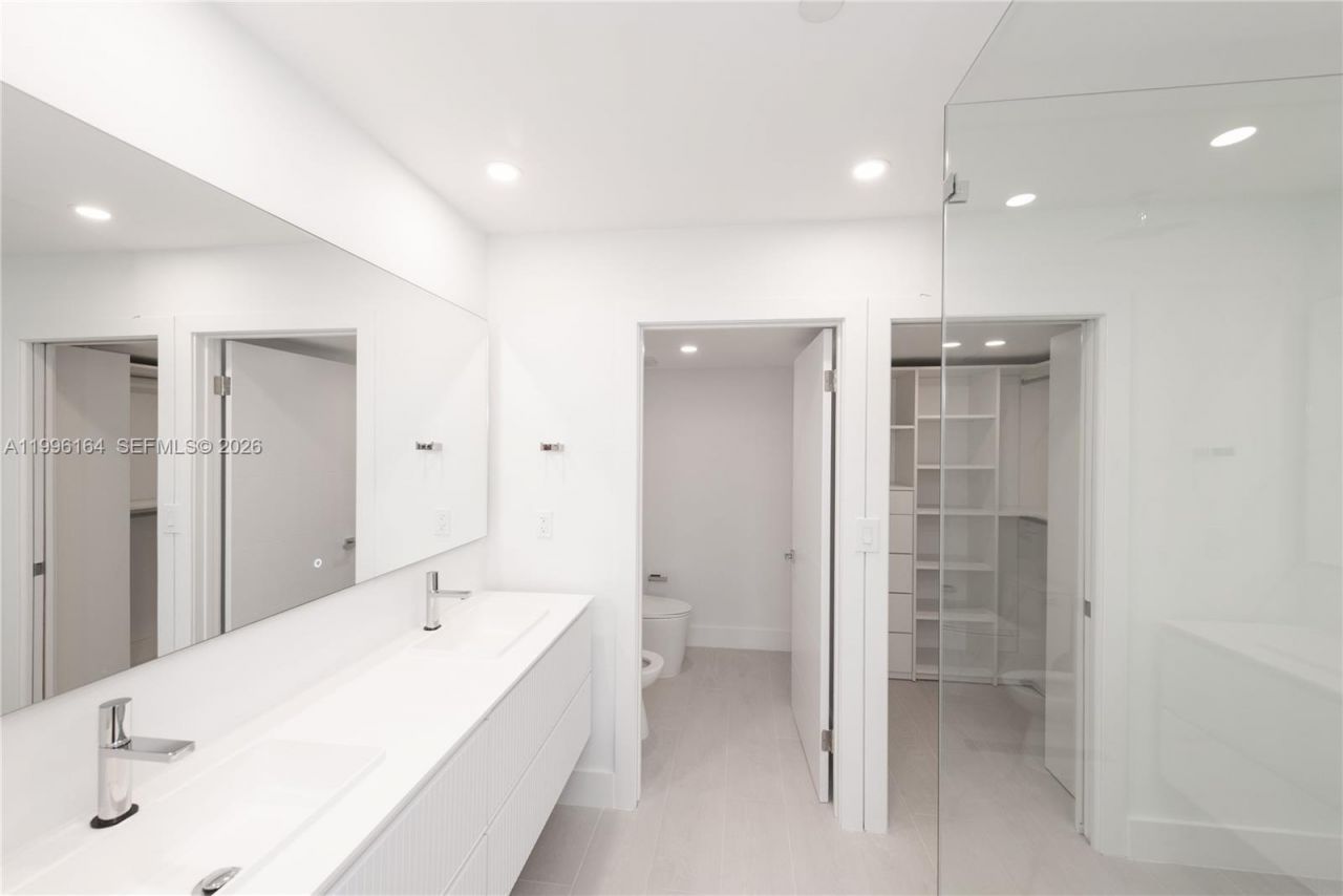 151 Crandon Blvd, Unit 241, Key Biscayne, FL 33149 Photo