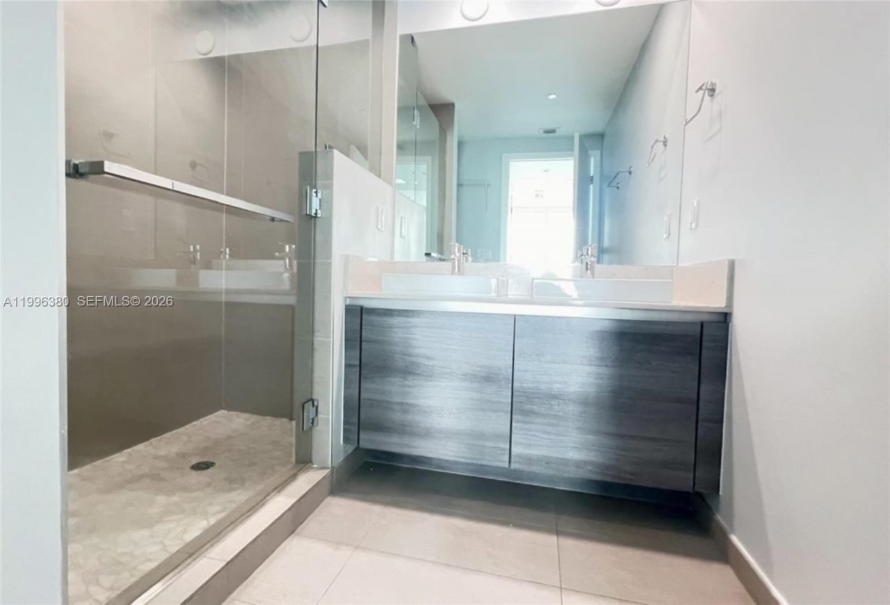 1080 Brickell Ave, Unit 1801, Miami, FL 33131 Photo