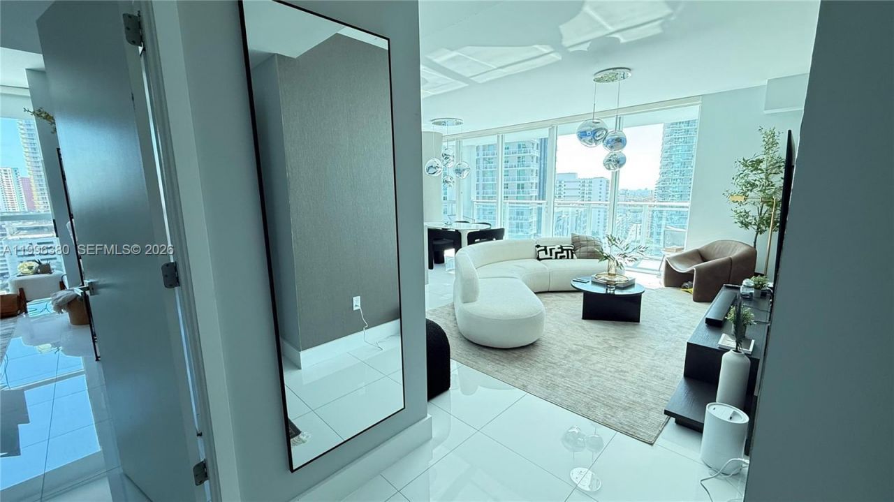 1080 Brickell Ave, Unit 1801, Miami, FL 33131 Photo