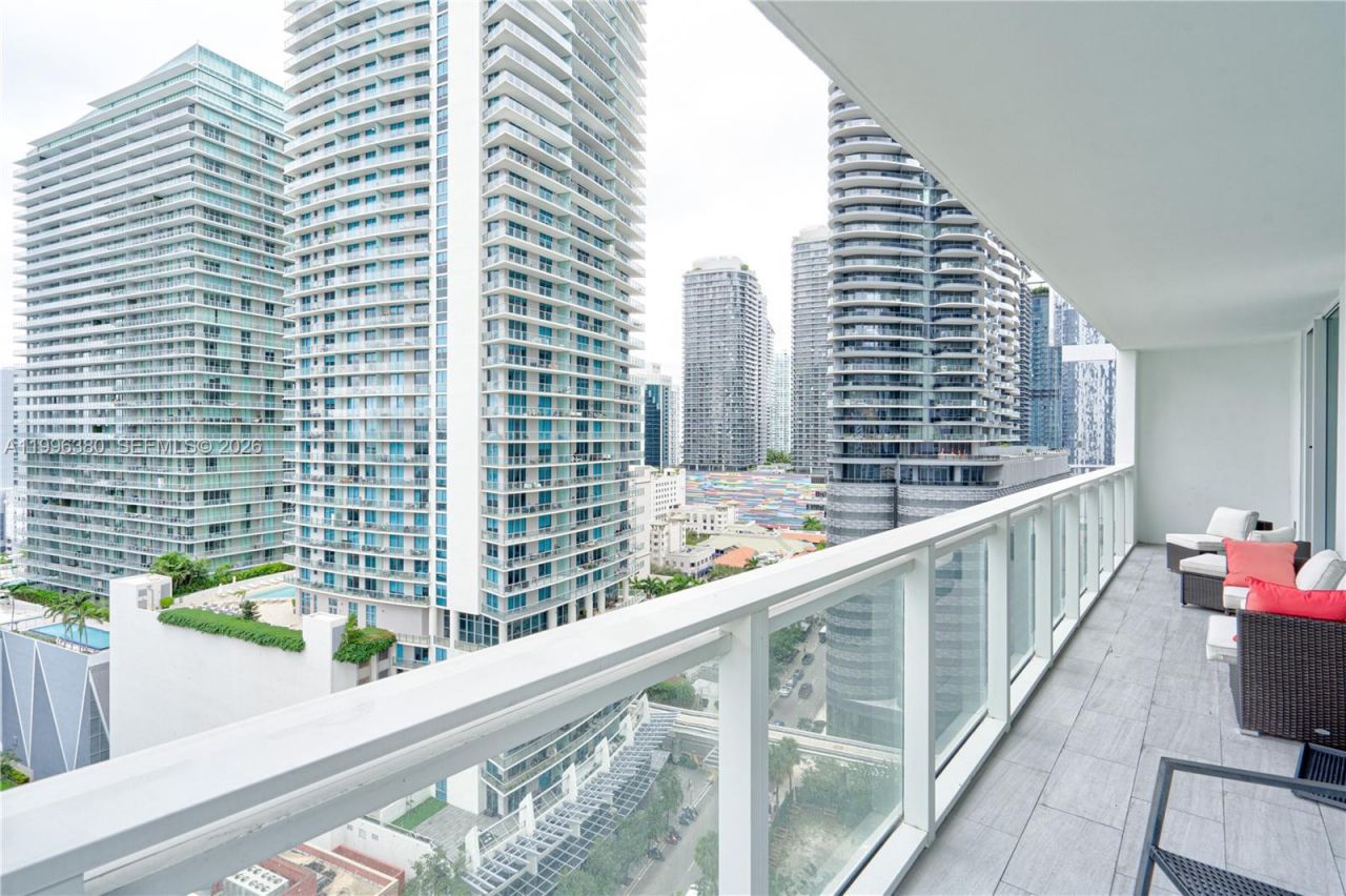 1080 Brickell Ave, Unit 1801, Miami, FL 33131 Photo