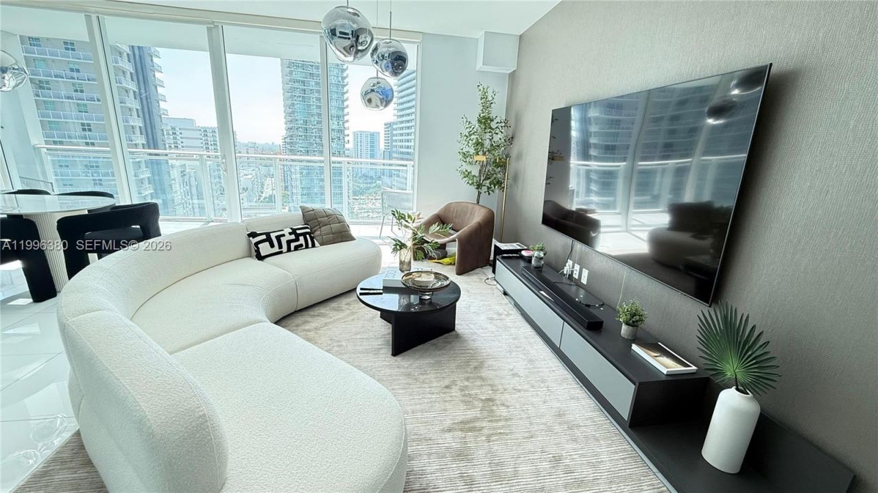 1080 Brickell Ave, Unit 1801, Miami, FL 33131 Photo