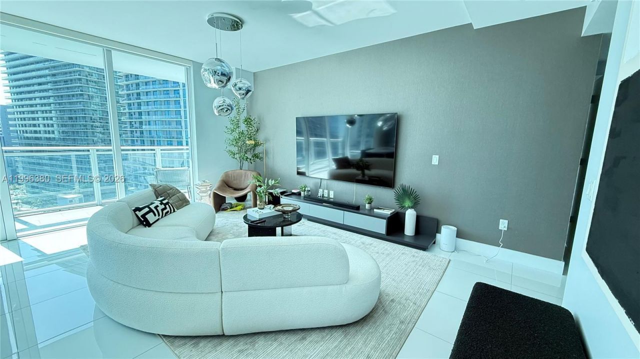 1080 Brickell Ave, Unit 1801, Miami, FL 33131 Photo