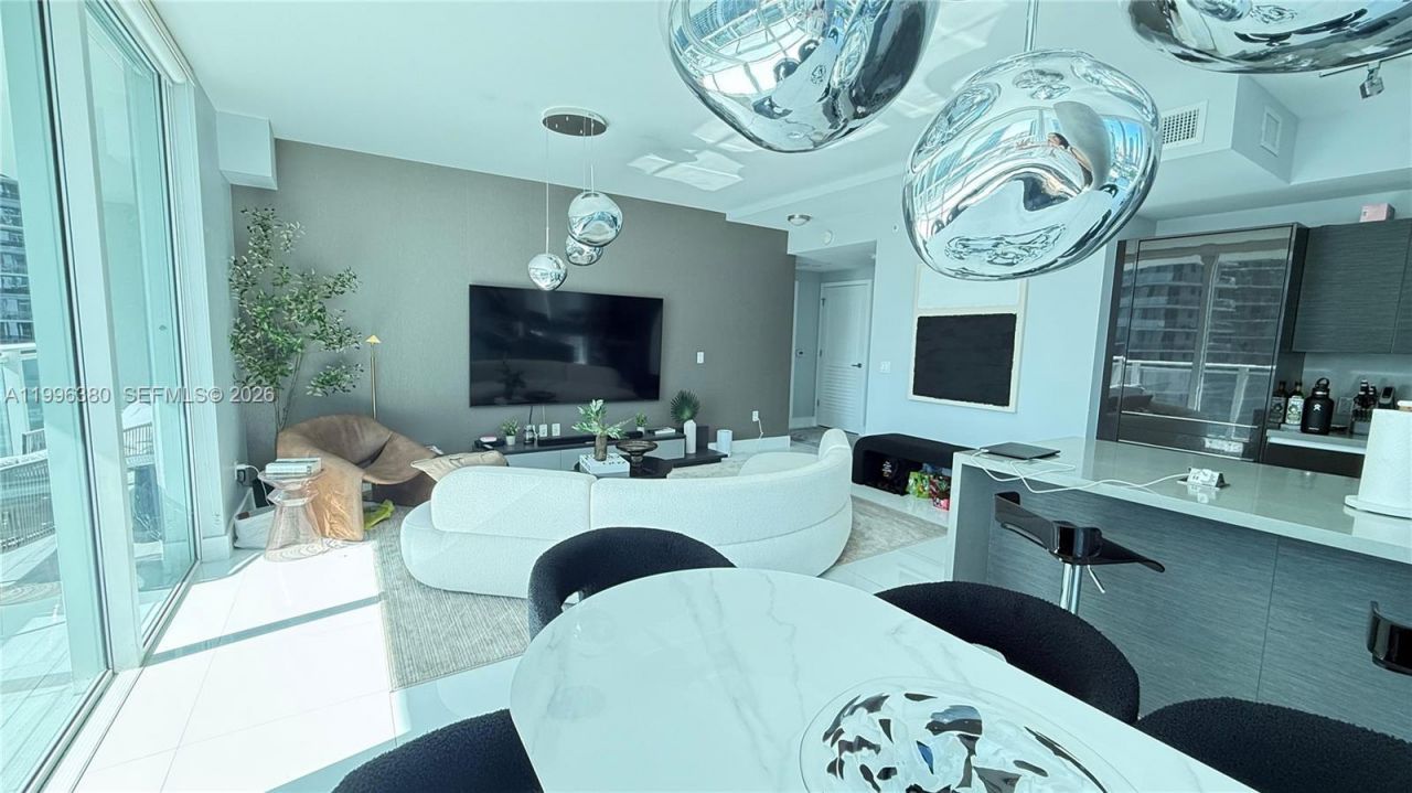 1080 Brickell Ave, Unit 1801, Miami, FL 33131 Photo