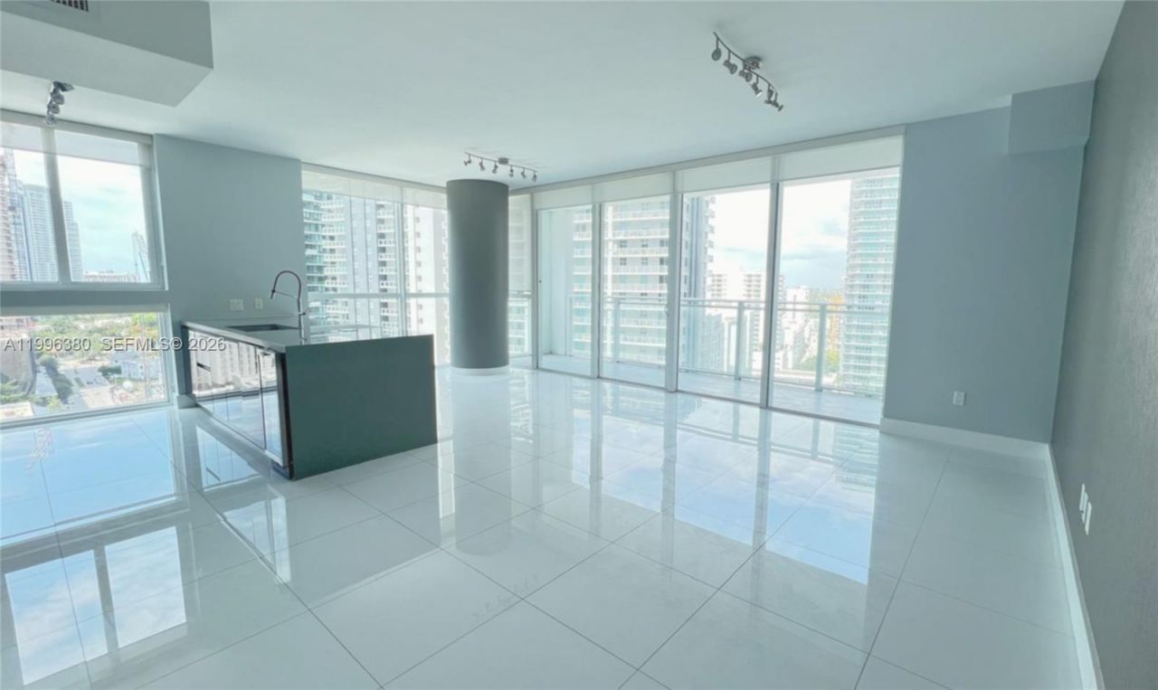 1080 Brickell Ave, Unit 1801, Miami, FL 33131 Photo