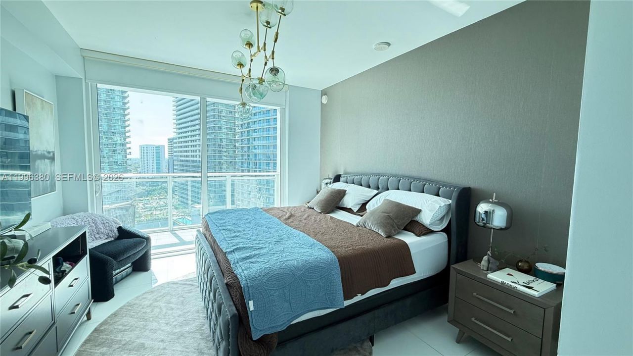 1080 Brickell Ave, Unit 1801, Miami, FL 33131 Photo