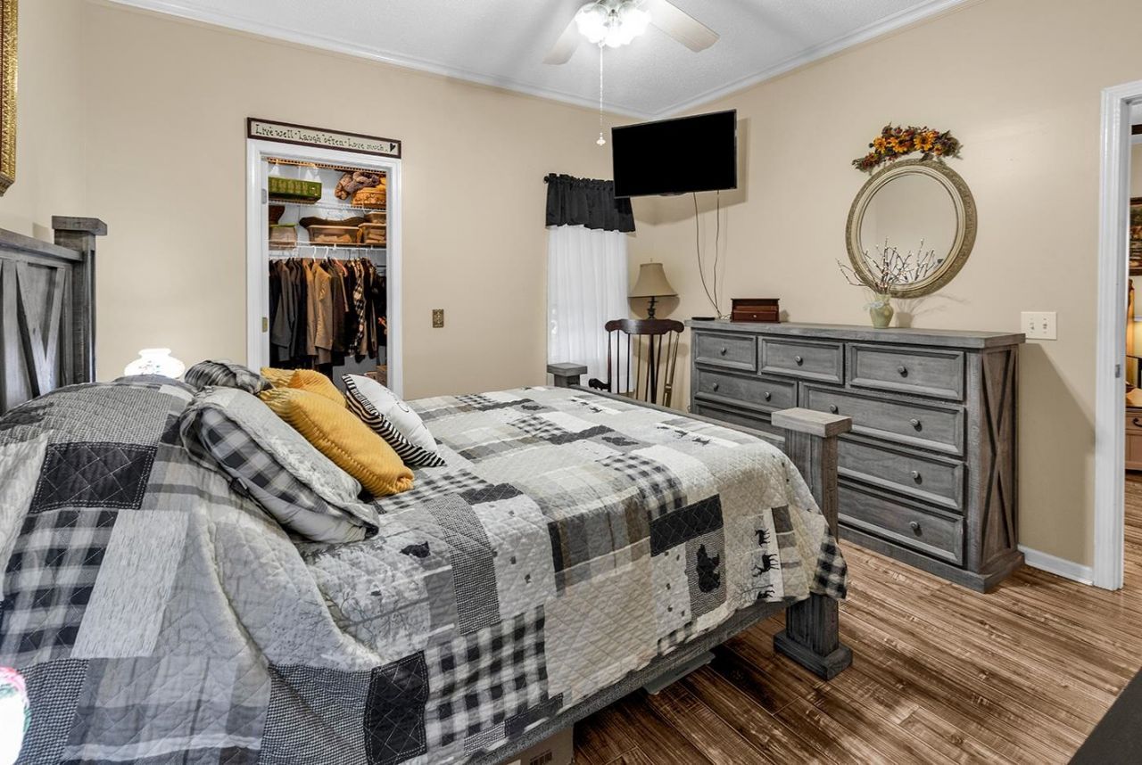 5205 Sweetwater Blvd.  Photo 22