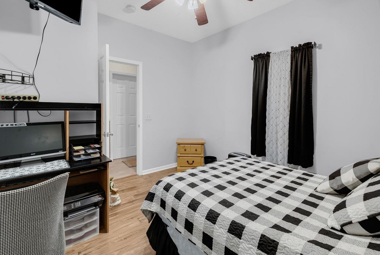 5205 Sweetwater Blvd.  Photo 5