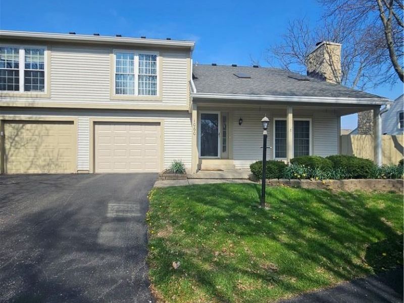 1060 Foxshire Place, Dayton, OH 45458 Photo 2