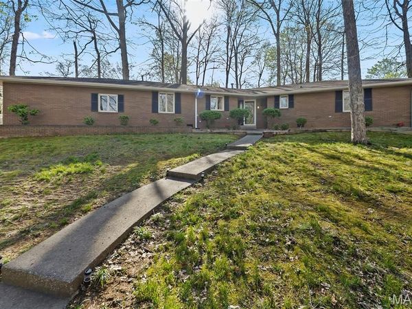 1206 Sioux Avenue , Jackson, MO 63755