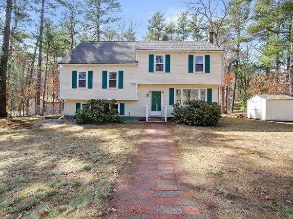 2 Boulton St, Carver, MA 02330