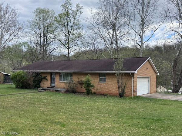 34 Chris Street , Belpre, OH 45714