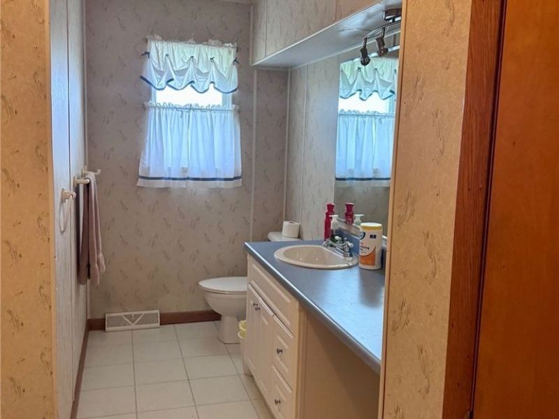 34 Chris Street, Belpre, OH 45714 Photo 10