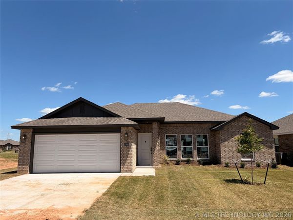 10945 S 271st East Avenue, Coweta, OK 74429