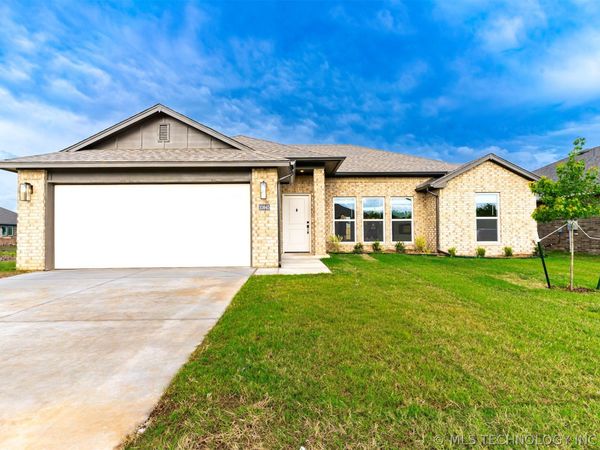 10945 S 271st East Avenue, Coweta, OK 74429