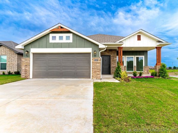 10957 S 271st Avenue, Coweta, OK 74429