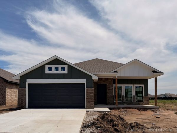 10957 S 271st Avenue, Coweta, OK 74429