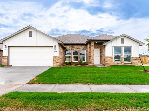 10886 S 272nd East Avenue, Coweta, OK 74429