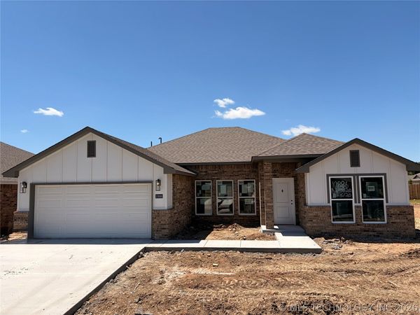10886 S 272nd East Avenue, Coweta, OK 74429